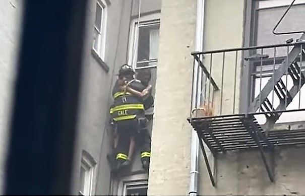 Caught on camera: FDNY roof rope rescue