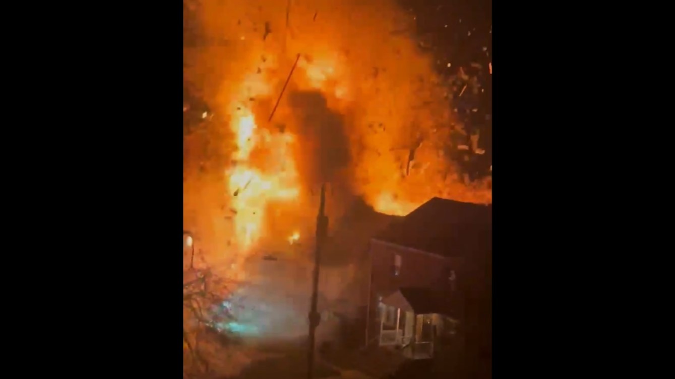 Caught on camera: House explodes in Northern Virginia as police move
in