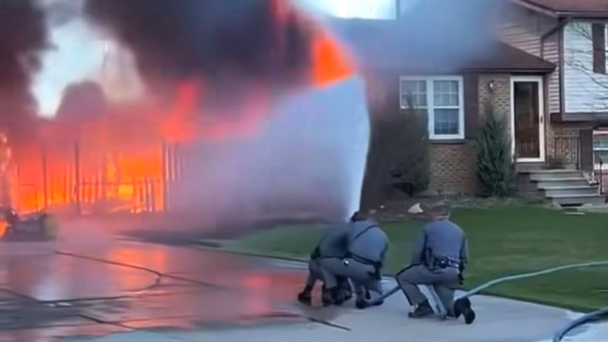 Early video: 3 NY State Troopers have first water on house fire