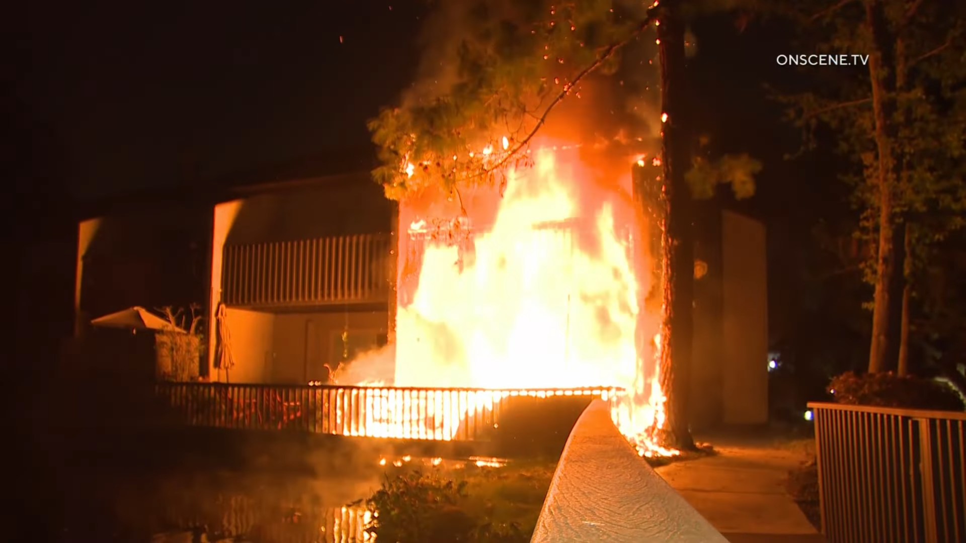 Pre-arrival video from two-alarm California apartment fire