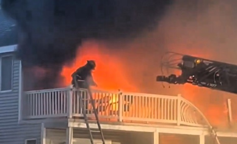 Video: Close call at New Jersey house fire