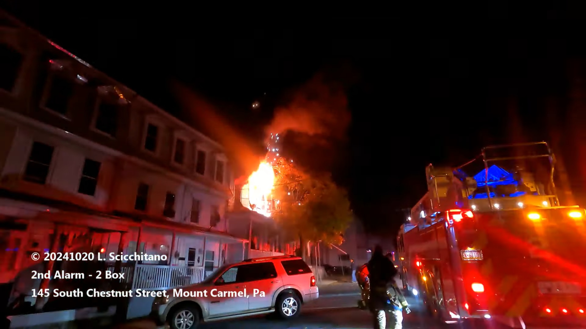 Arrival video: Pennsylvania rowhouse fire